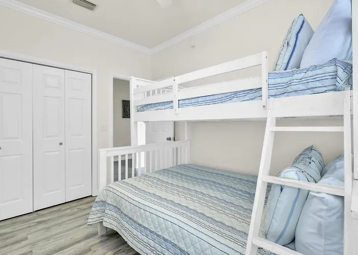 Spinnaker Pointe 3b Apartment *